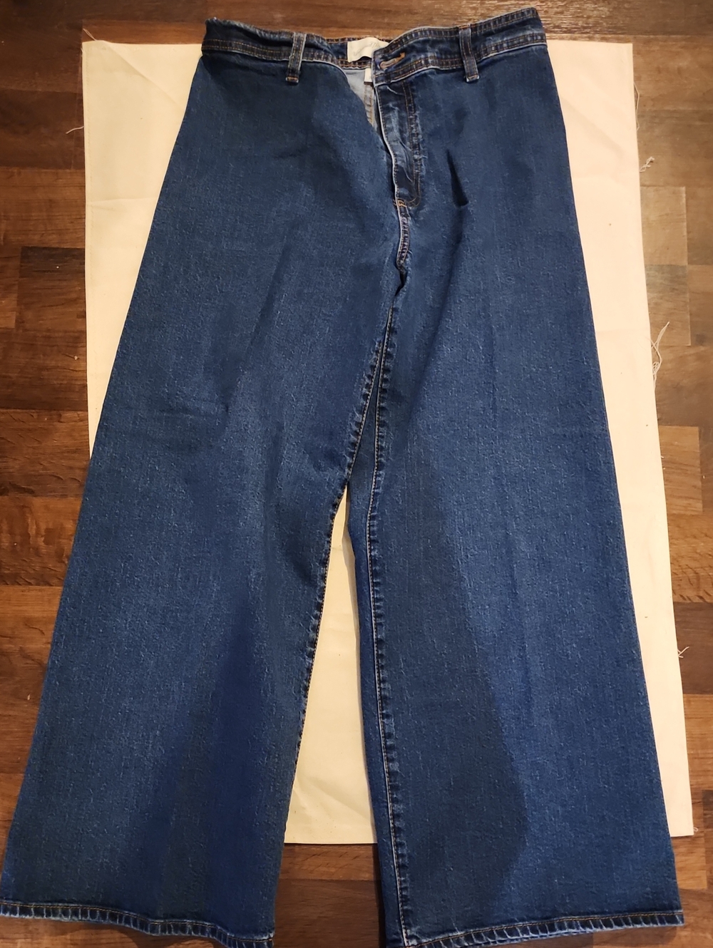 Universal Thread Wide Leg Jeans in Dark Blue Denim